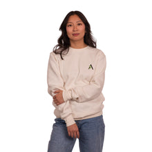 Charger l'image dans la galerie, Le chandail du Monastère avec broderie