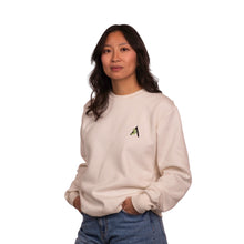 Charger l'image dans la galerie, Le chandail du Monastère avec broderie